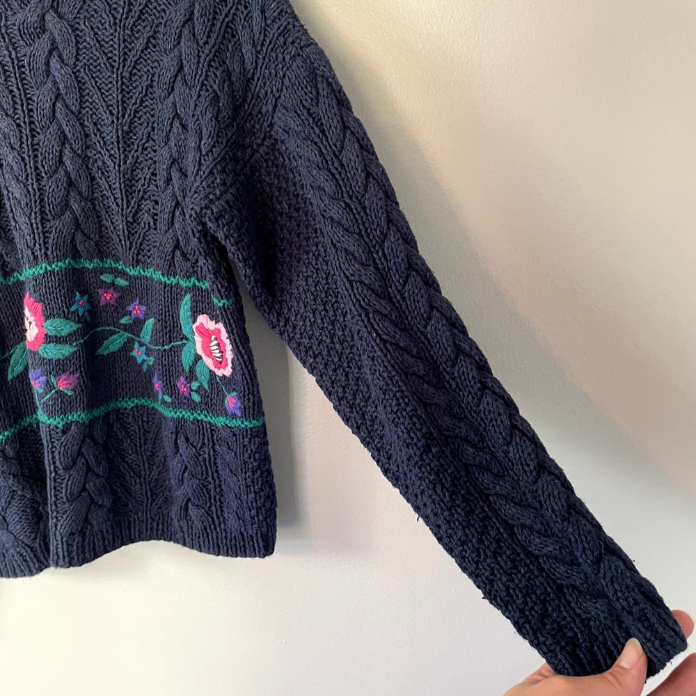 Vintage Hand Knit Cable Knit Floral Sweater in Navy Size Small - Picture 7 of 13